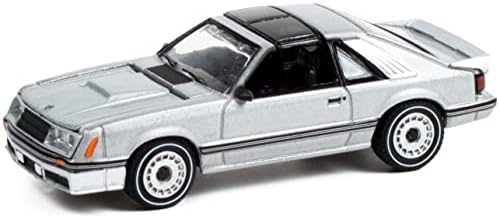 1982 GT 5.0 Gümüş Metalik Siyah Çizgili Greenlight Kas Serisi 26 1/64 pres döküm model araba Greenlight 13310 D