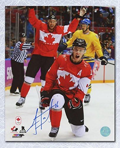 Jonathan Toews Team Canada İmzalı 2014 Olimpiyat Altını 8x10 Fotoğraf İmzalı NHL Fotoğrafları